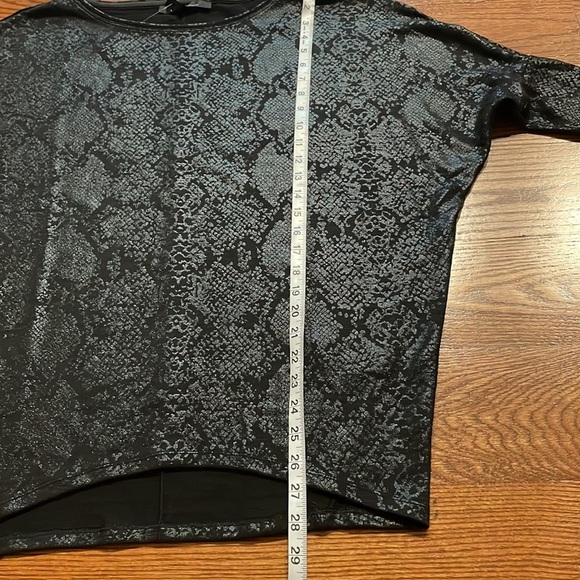 White House Black Markey knit tunic top python scales foil dolman sleeves blk SM - Picture 11 of 12
